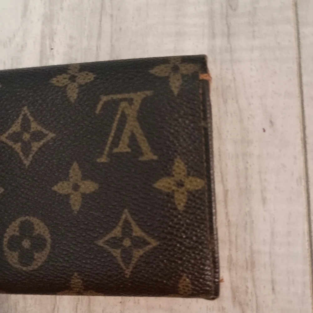 Louis Vuitton Monnaie Monogram wallet